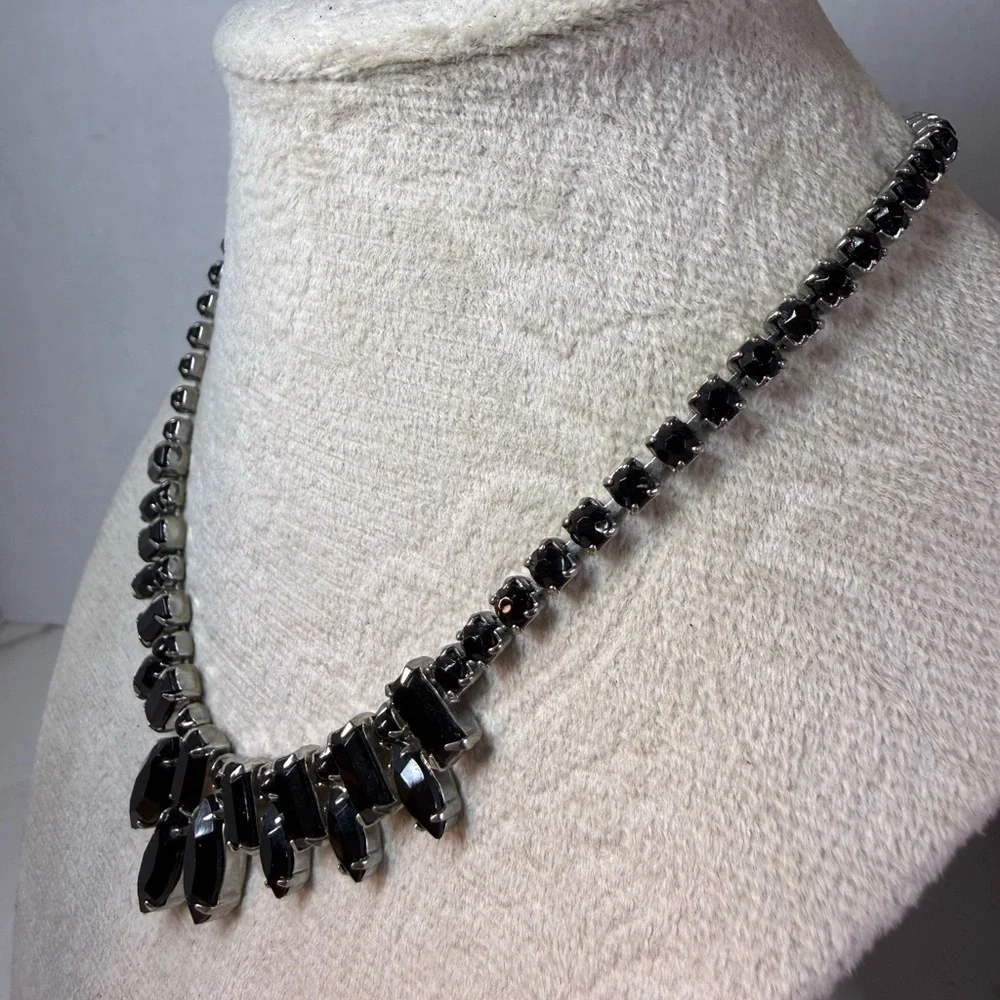 Weiss Signed Vintage Black Onyx Necklace - Picture 3 of 5